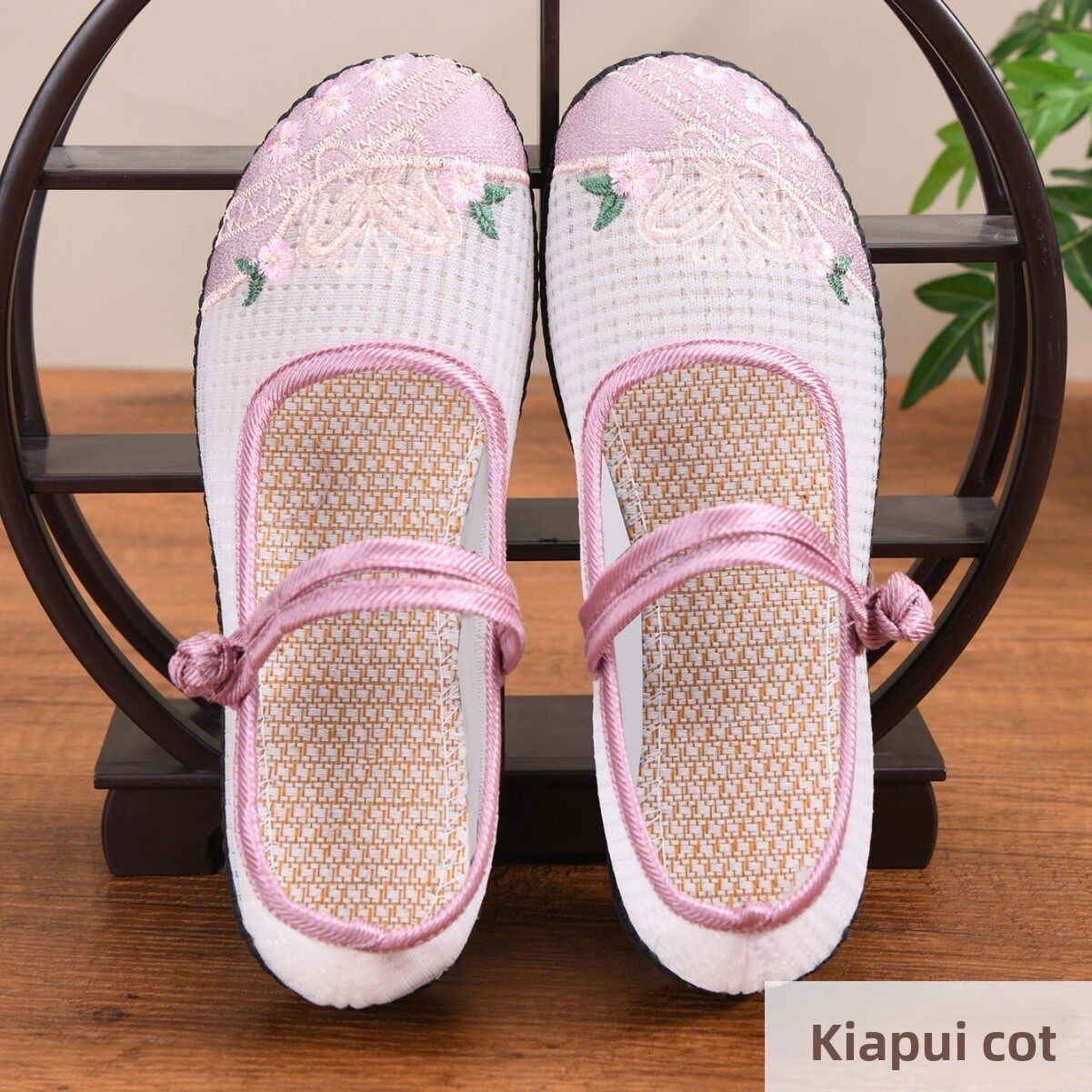 Breathable Embroidered Flat Bo - огляд і ціна Ethnic Fashion Online