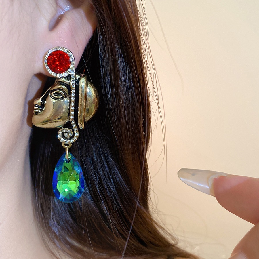 Vintage Tribal Face Sculpture  - огляд і ціна Y2K Ethnic Fashion